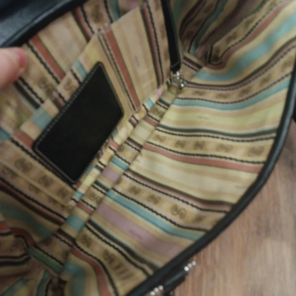 Woven Straw Tote Bag in Black and Tan - Picture 3 of 7